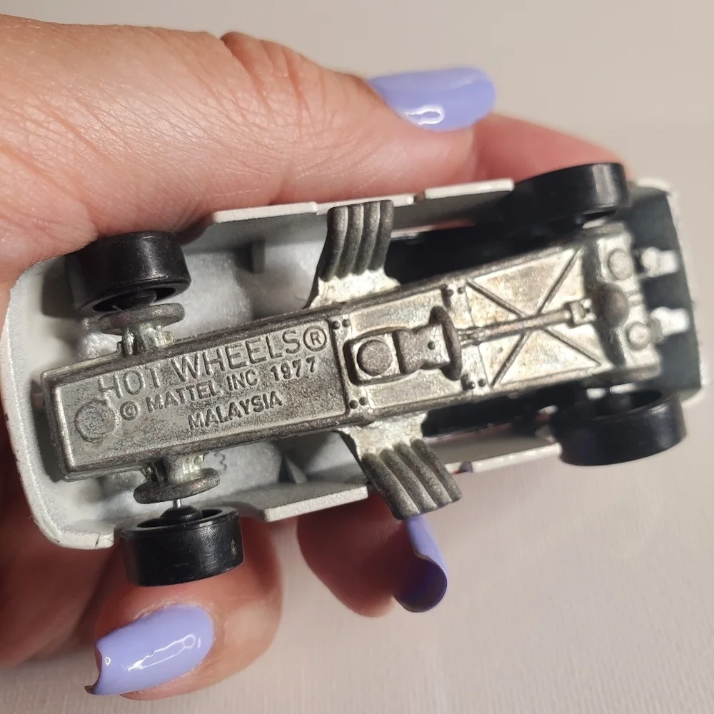 Vintage 1977- Hersheys Hot Wheel